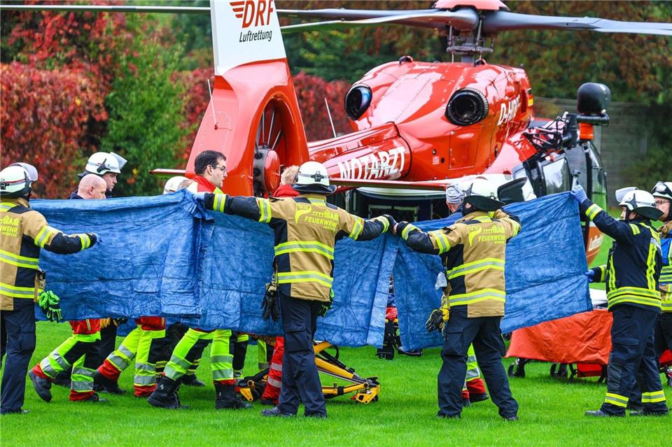 Neue Bürgermeisterin verletzt: Kinder setzen Notruf ab Der Transport der lebensgefährlich verletzten war nur durch einen Rettungshubschrauber möglich. Alex Talash/dpa